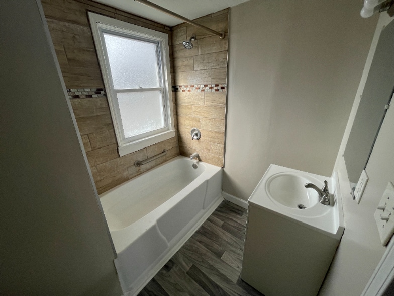 Building Photo - 16902 Langley Ave