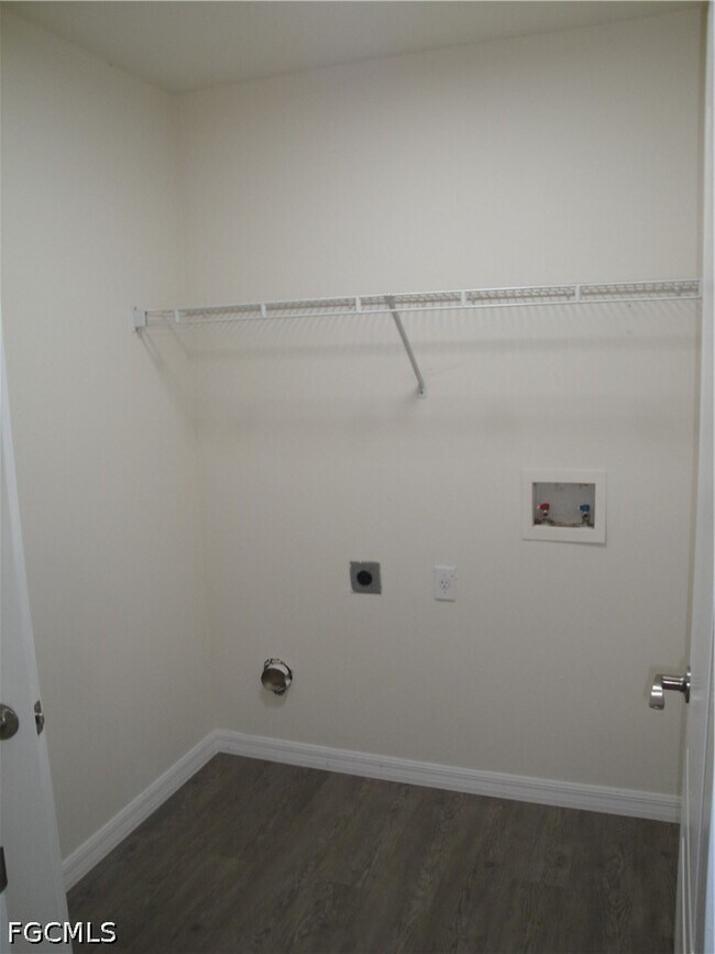 Building Photo - 1236 Bayou St