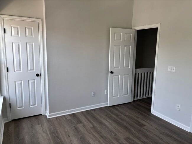 Building Photo - 122 Hornby Cir
