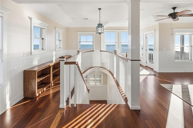 Building Photo - 246 Sand Hill Cove Rd