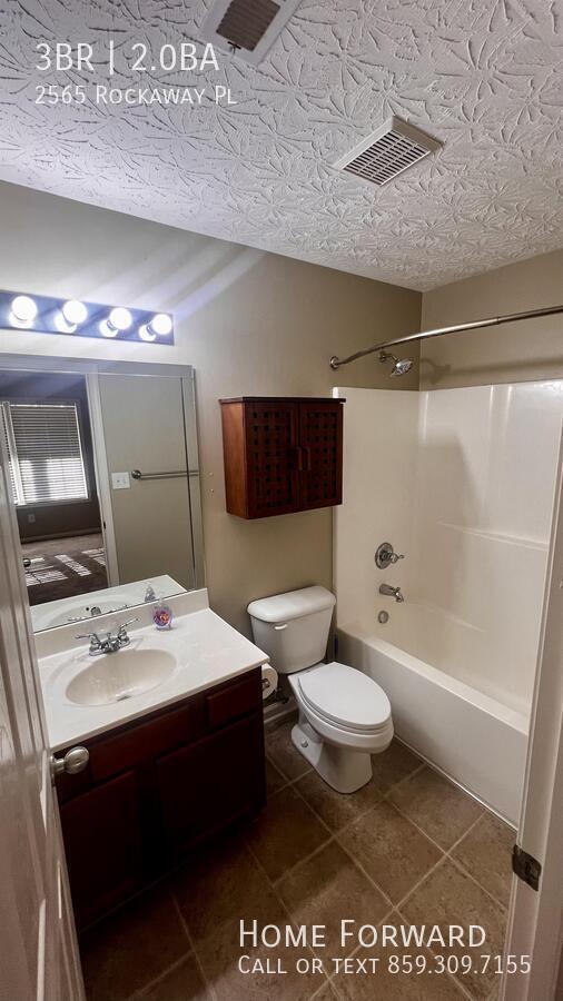 Building Photo - 2565 Rockaway Pl