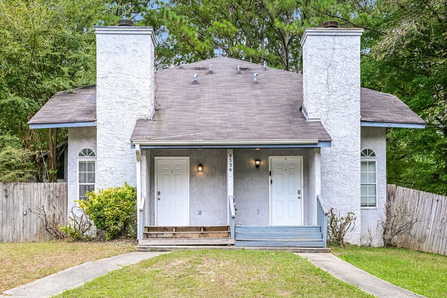 Primary Photo - 8536 Pineland Dr