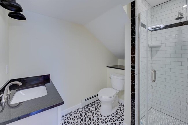 Building Photo - 30 Queen St