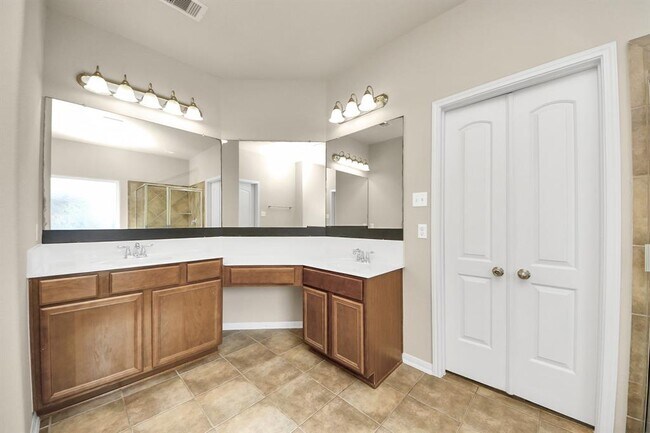 Building Photo - 18611 Tanglerose Ct