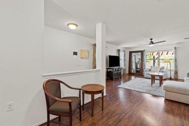 Building Photo - 4515 Cottonwood St