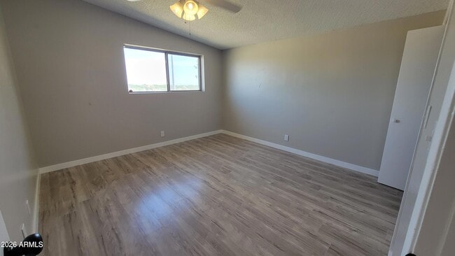Building Photo - 464 Nelson Dr