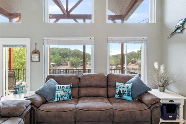 Building Photo - 24 Mimosa Rd