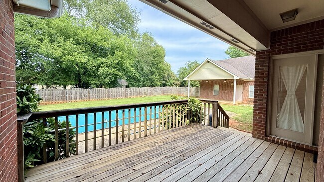 Building Photo - 113 Nobleton Ln NW