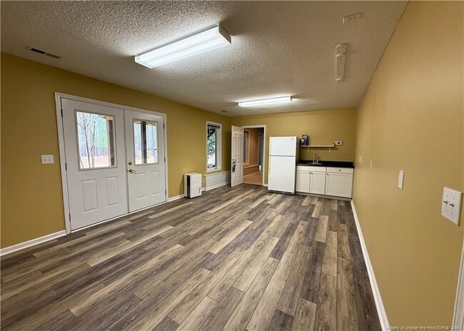 Building Photo - 105 Morris Dr