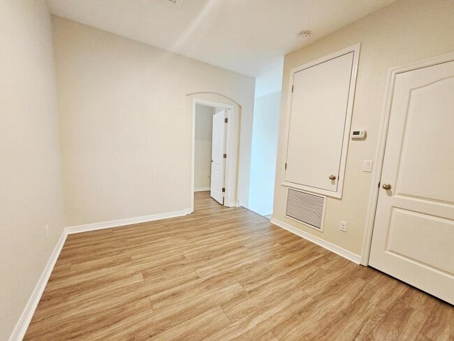 Building Photo - 12754 Garridan Ave