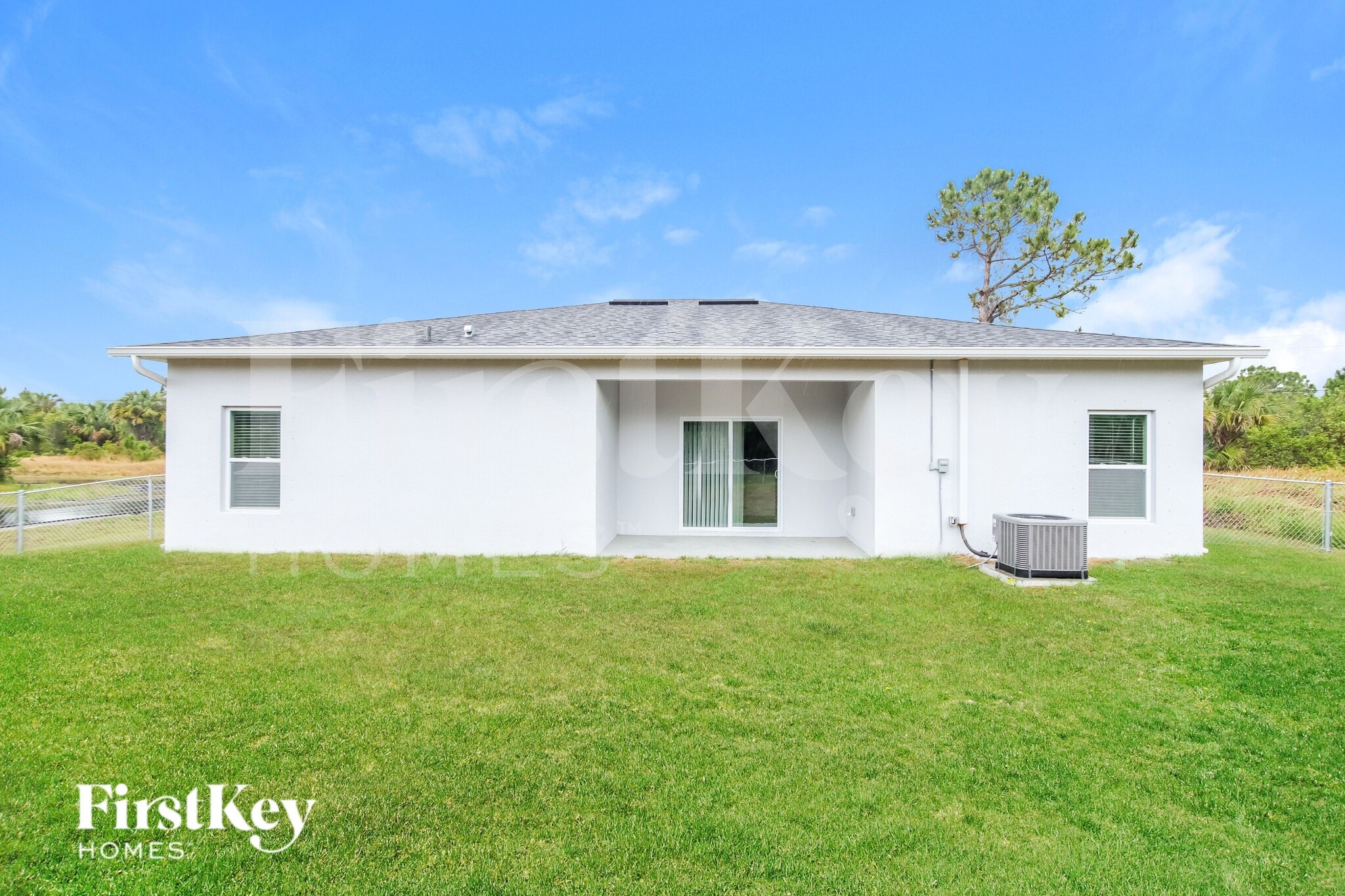 Building Photo - 124 Lamarque St