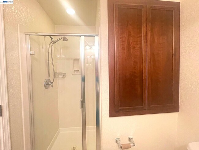 Building Photo - 1669 Marina Way