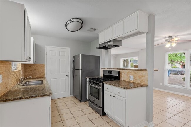 Building Photo - 1935 Barnsley Ln