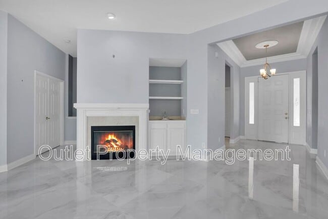 Building Photo - 10842 Woodchase Cir