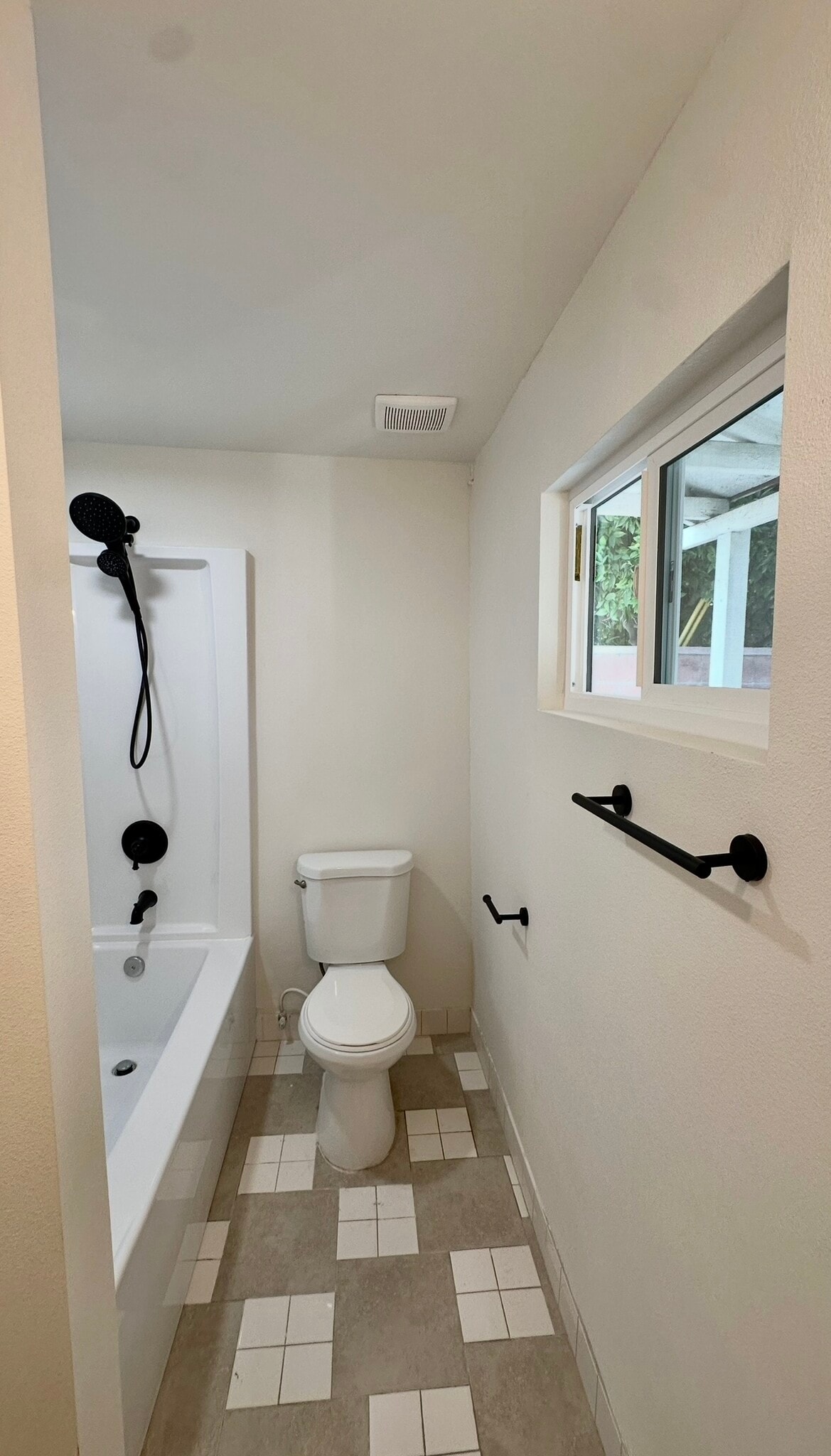 Building Photo - 2721 W Olive Ave