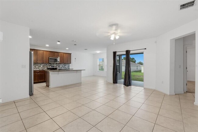 Building Photo - 836 Cambridge Dr
