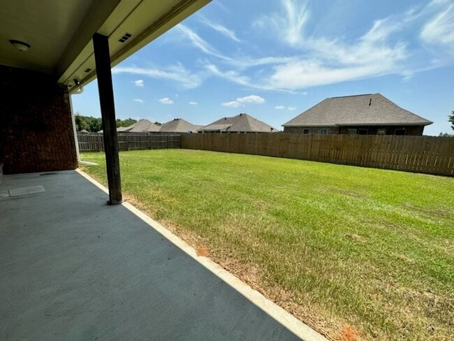 Building Photo - Beautiful Newer 3 Bedroom Home in Pearl!!!