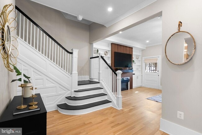 Building Photo - 1616 Kilbourne Pl NW