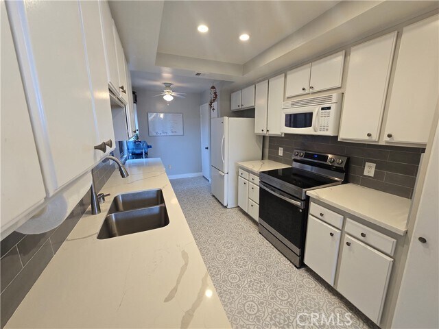 Building Photo - 8828 Pershing Dr