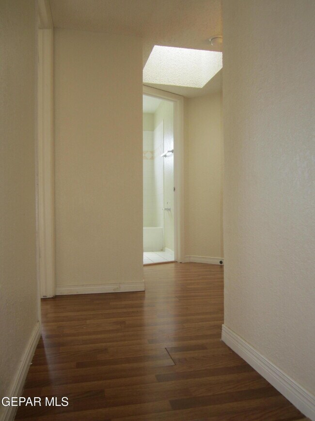 Building Photo - 6924 Imperial Ridge Dr