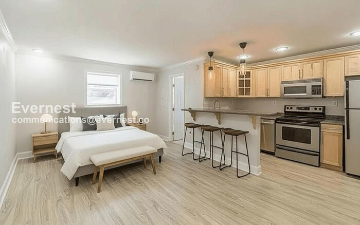 Building Photo - 45 Sheridan Dr NE