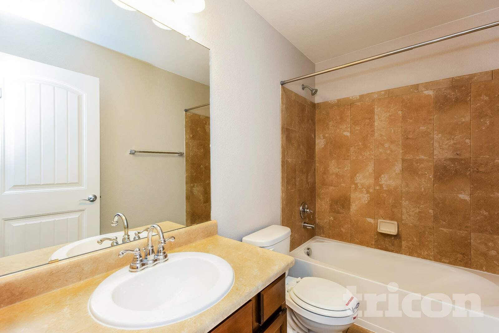 Building Photo - 6733 Galpin Dr