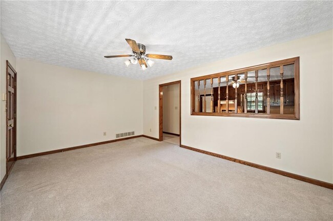 Building Photo - 106 Robinhood Dr