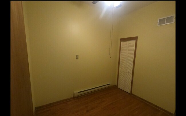 Building Photo - 3812 N Ashland Ave