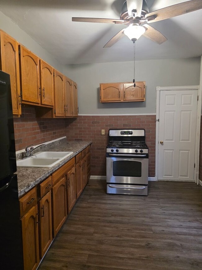 Building Photo - City of Wilmington Hedgeville Area