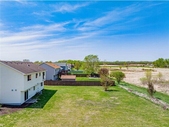 Building Photo - 2112 Blake Ave