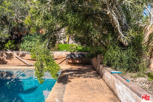 Building Photo - 13723 Rancho Ln