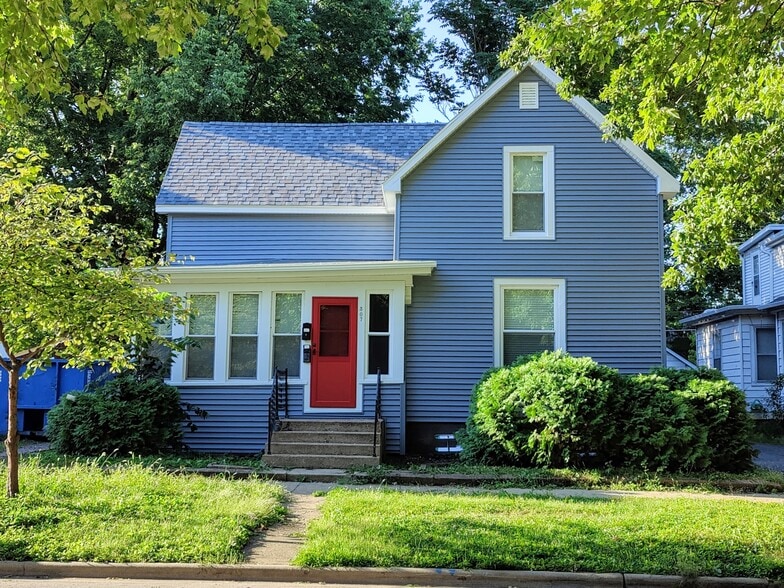 Building Photo - 307 W Illinois St