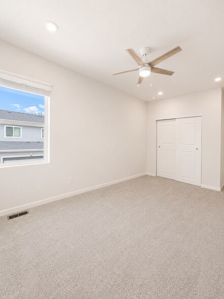 Building Photo - 8054 Sterling Ranch Ave