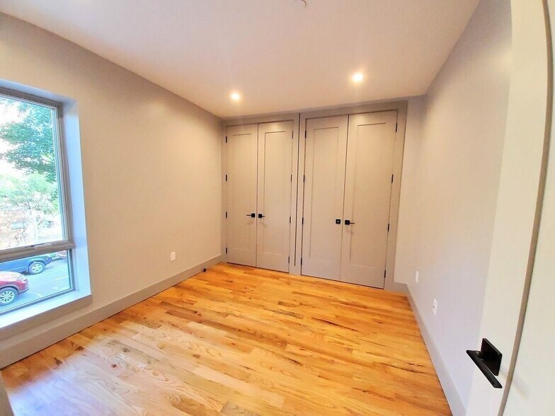 Building Photo - 245 Tompkins Ave