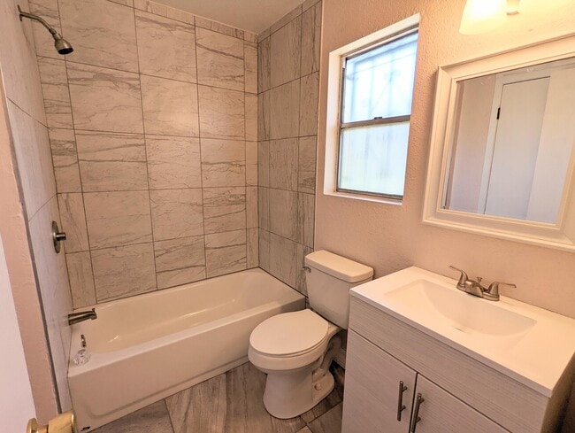 Building Photo - 8816 Norton St