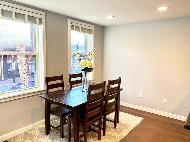 Building Photo - 47 Harvard St