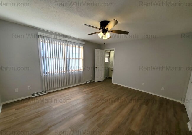 Building Photo - 780 Russell Rd