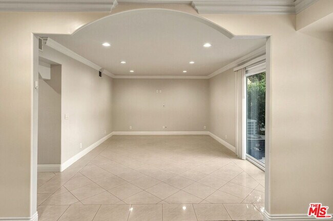 Building Photo - 5217 Etiwanda Ave