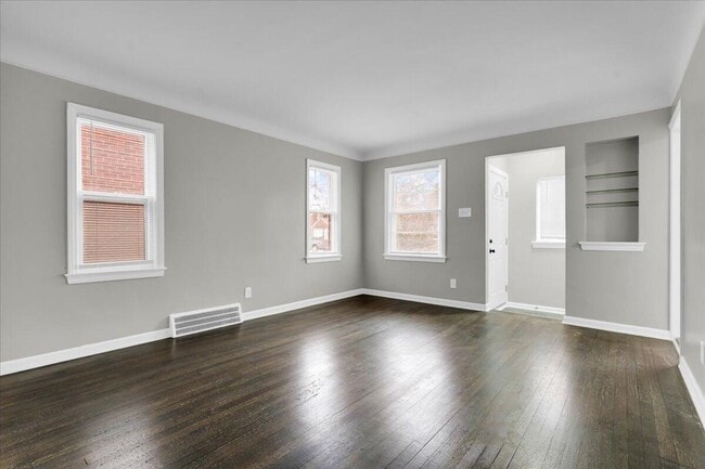 Building Photo - 11235 Portlance Ave