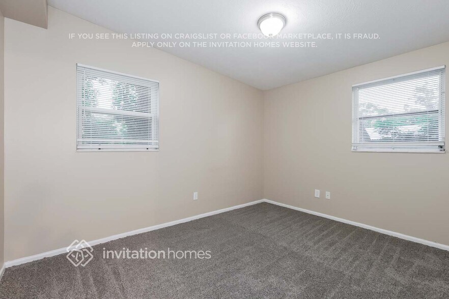 Building Photo - 1110 E Camellia Dr