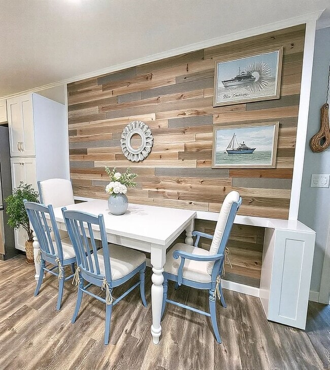 Building Photo - Stunning 4/2 Redecorated Home Close to I-110!