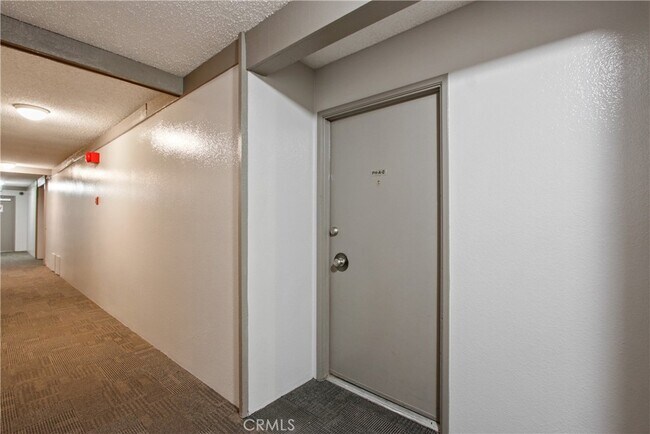 Building Photo - 278 N Wilshire Ave
