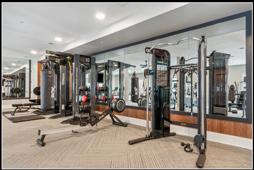 Building Photo - 12389 Merit Dr