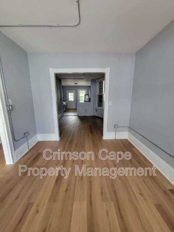 Building Photo - 41 Hutson St