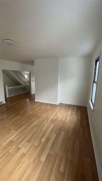 Building Photo - 319 N Balph Ave