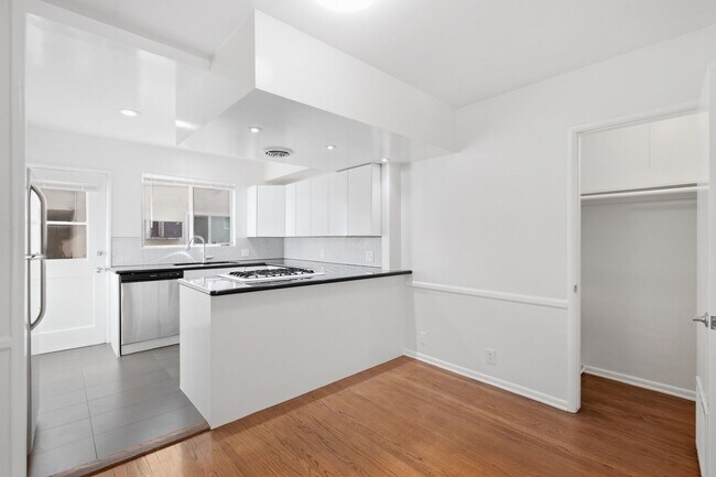 Interior Photo - 357 S Elm Dr