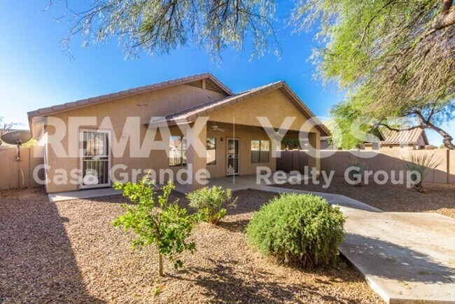 Building Photo - Greenbelt-Backed Home with Bright, Spacious Interiors!