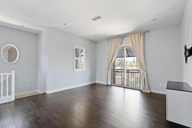 Building Photo - 6565 E Thomas Rd