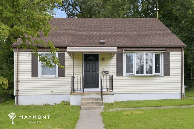 Building Photo - 825 Templecliff Rd