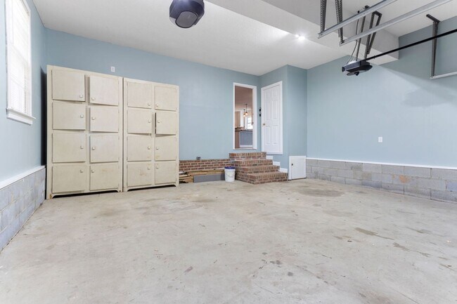 Building Photo - Beautiful 4 Bed 3.5 Bath Home on 20 Acres